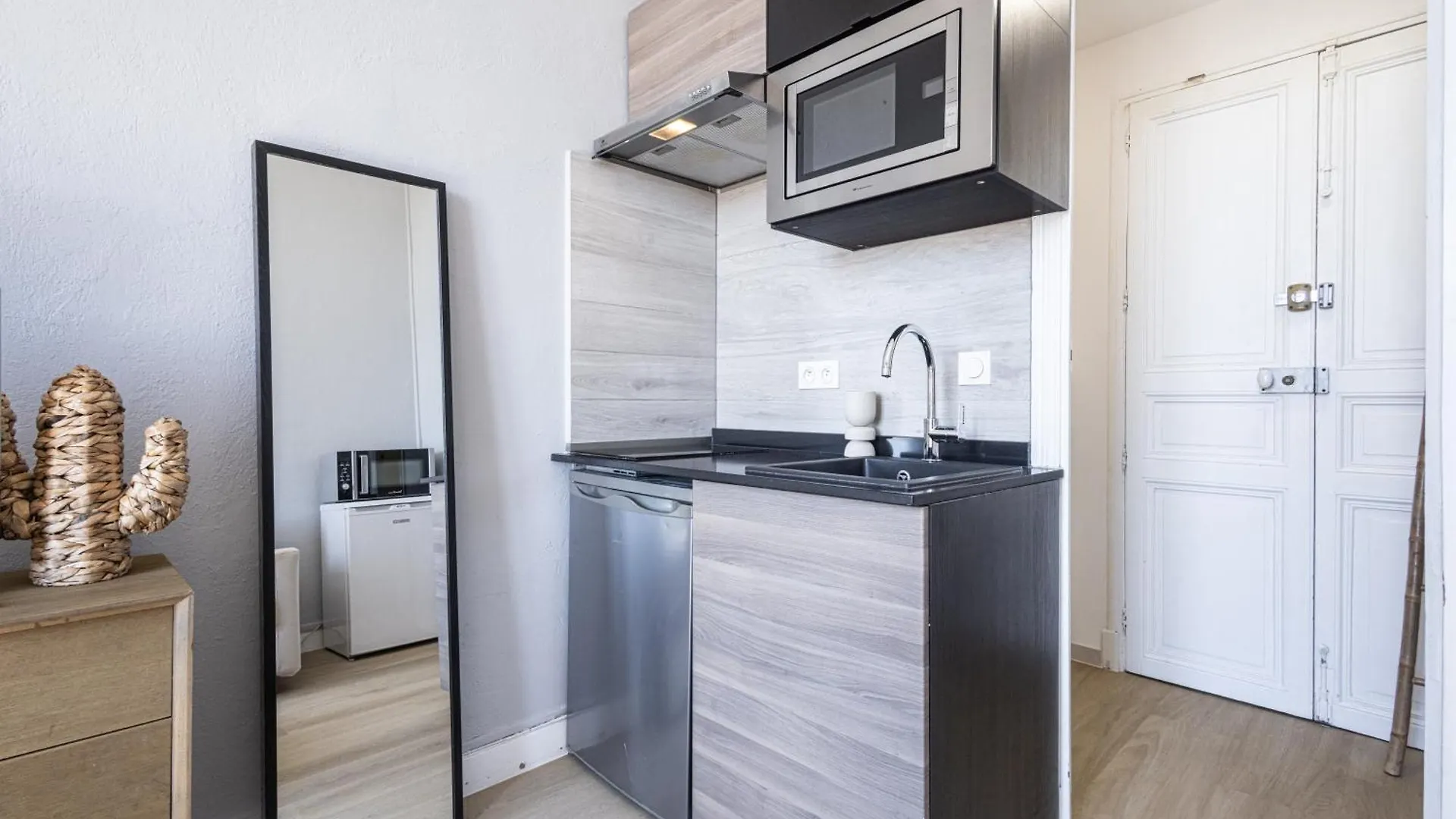 Appartement Coquette Studette, Apercu Mer, A 400M Des Plages Villeneuve-Loubet